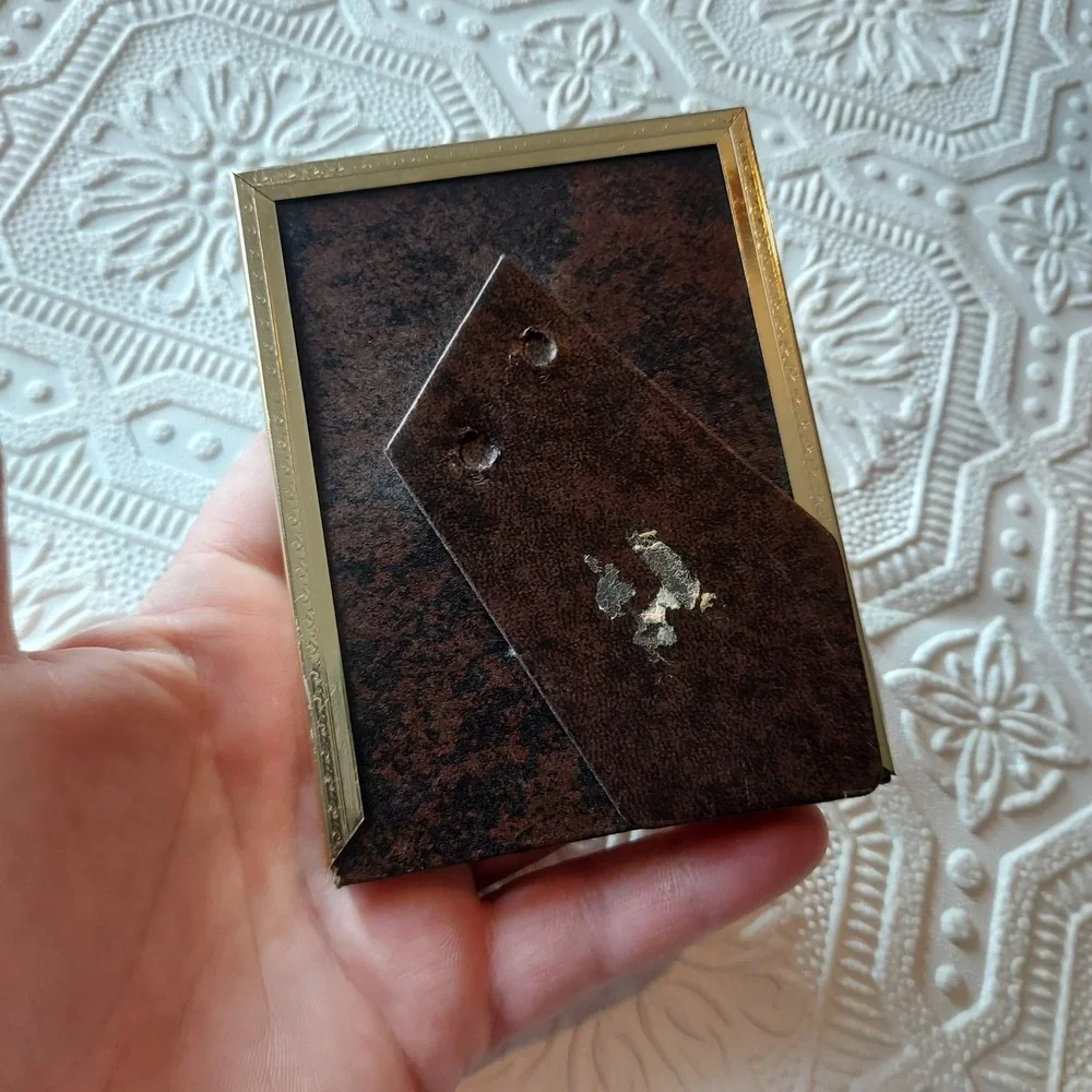 Vintage Intercraft Gold Metal Photo Frame Non-Glare Glass 3.25 x 4.25 1151-C1